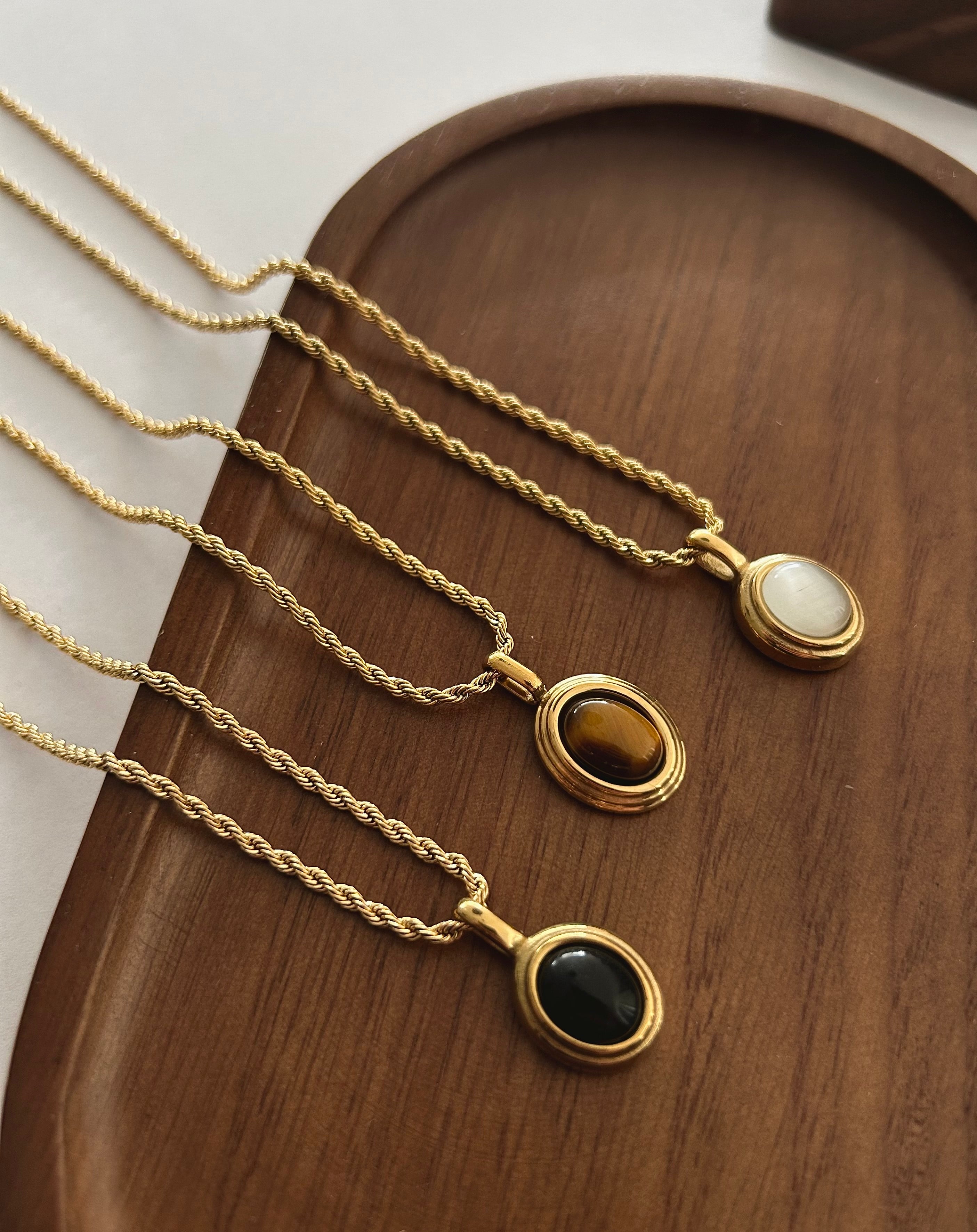 STONE NECKLACE STAINLESS STEEL GOLD