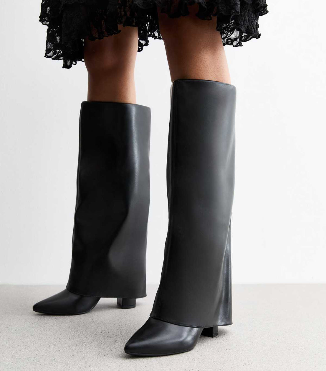 FOLDED BOOTS WITH HEELS
