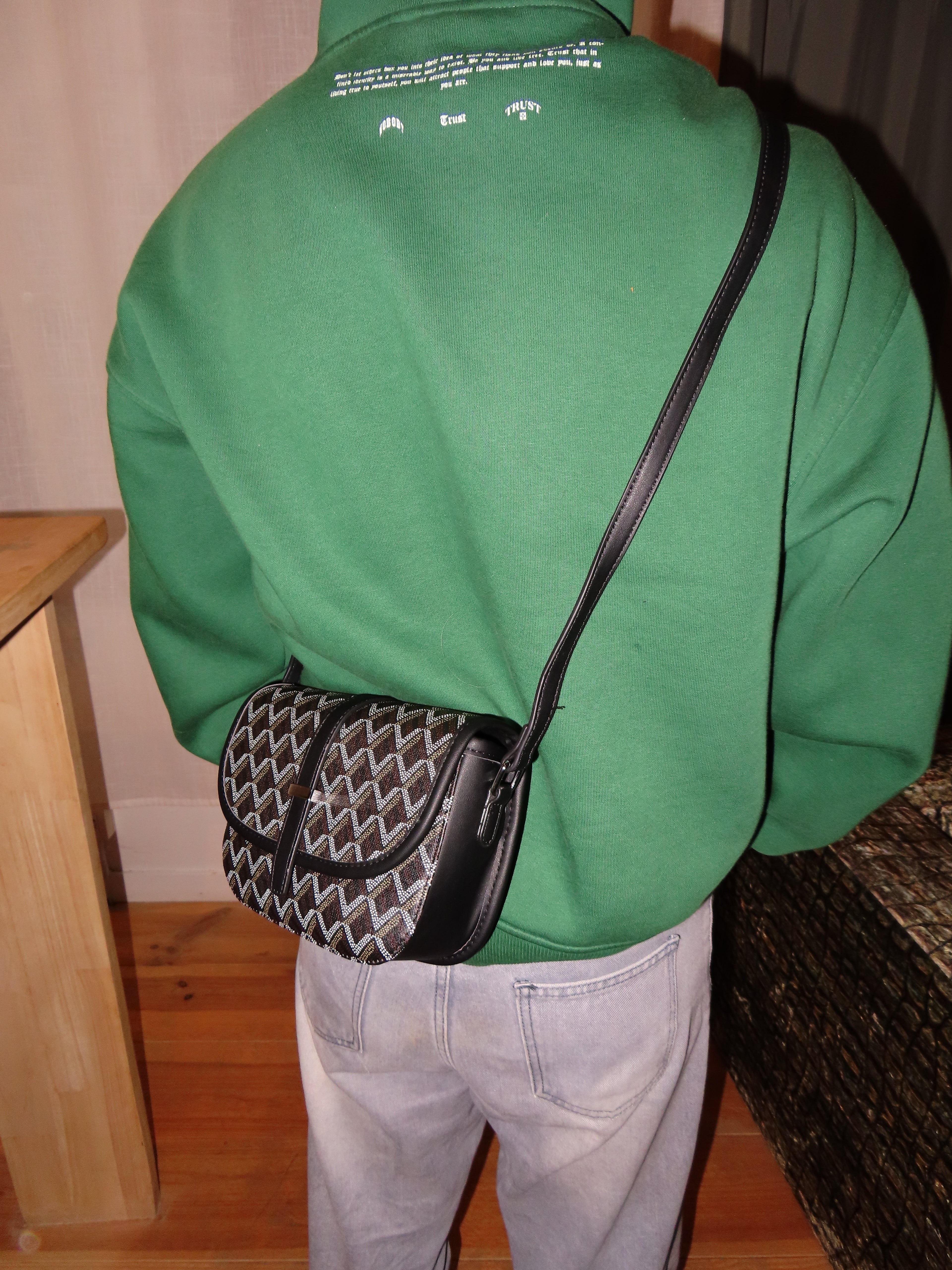 DESIGN CROSSBODY BAG