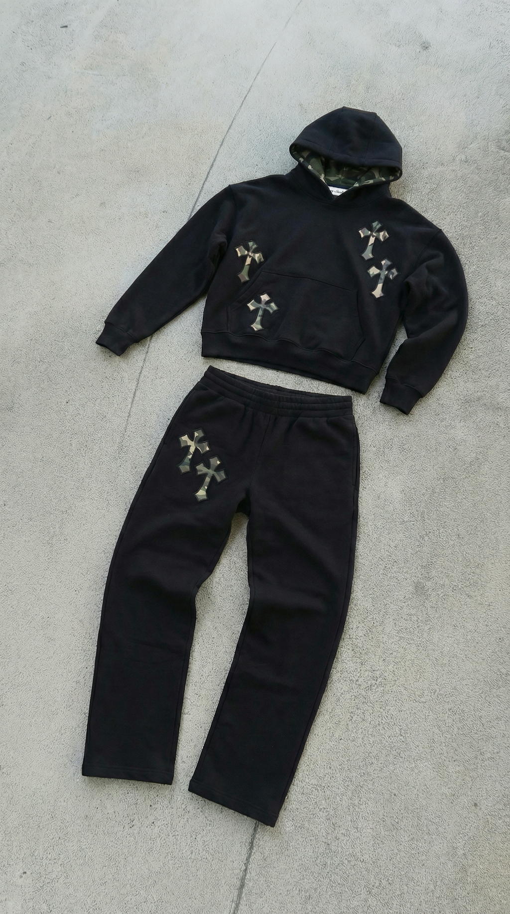 CAMO CROSSES TRACKSUIT