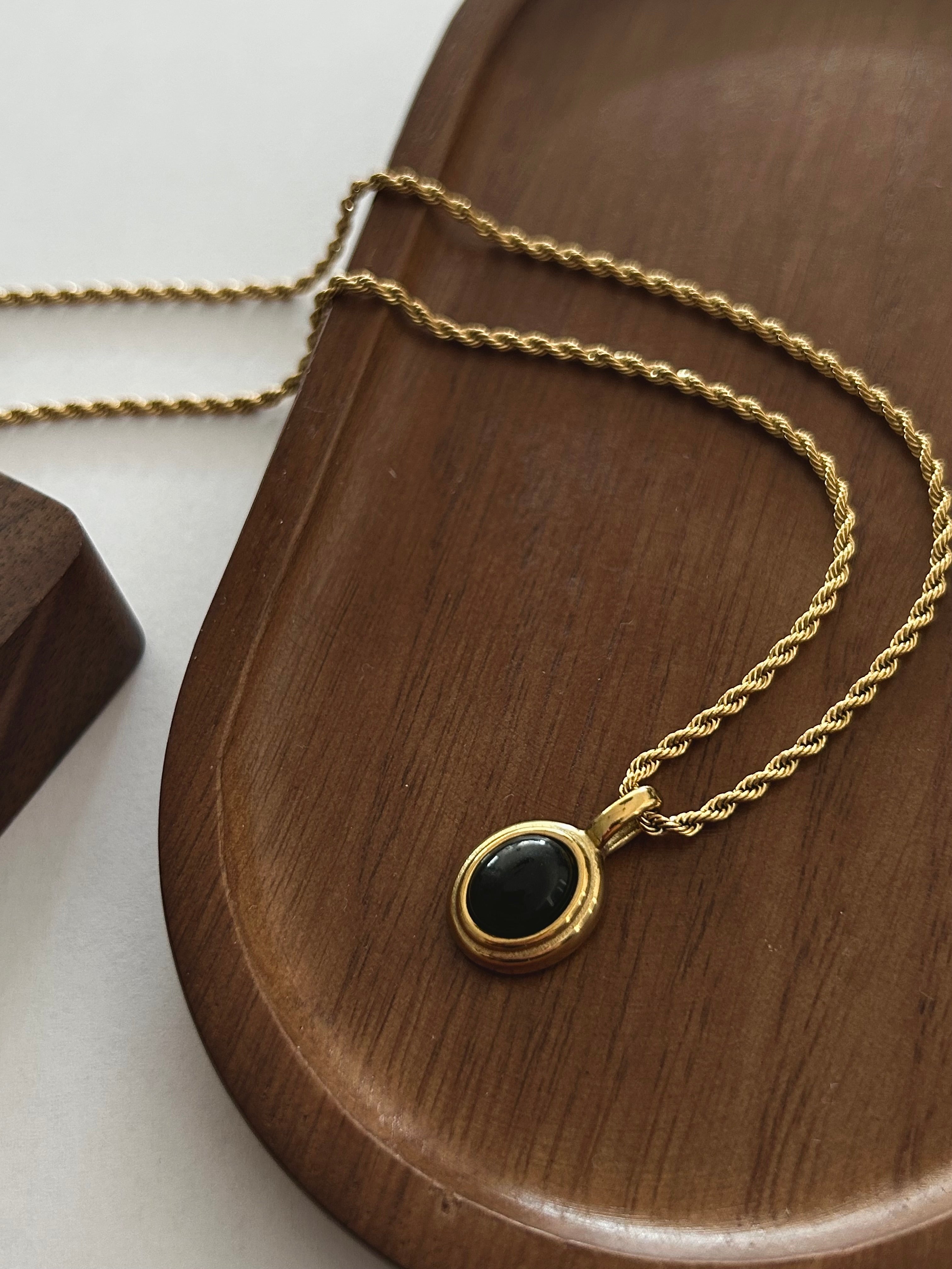 STONE NECKLACE STAINLESS STEEL GOLD