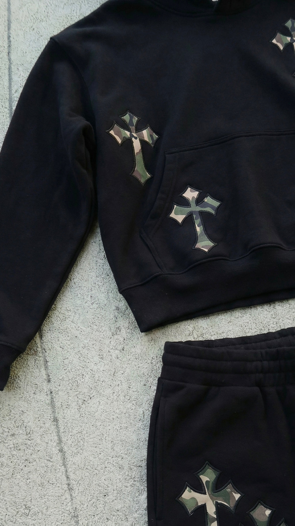 CAMO CROSSES TRACKSUIT