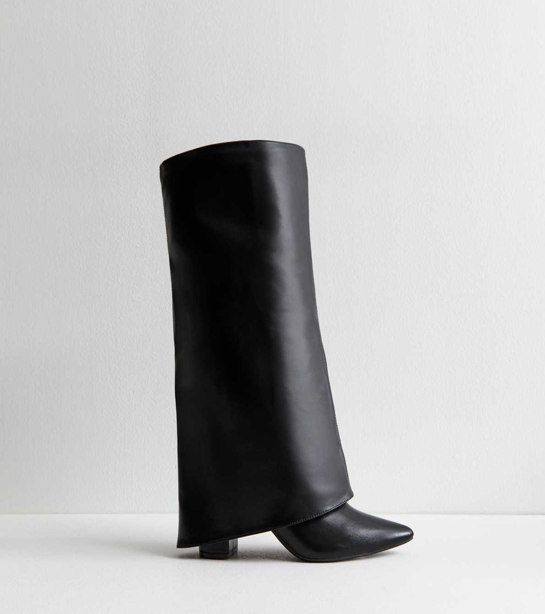 FOLDED BOOTS WITH HEELS